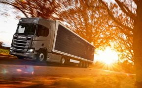 Camiones Scania con paneles solares ahorran 20% de combustible